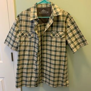 Men’s Croft & Barrow plaid outdoors shirt. Size M